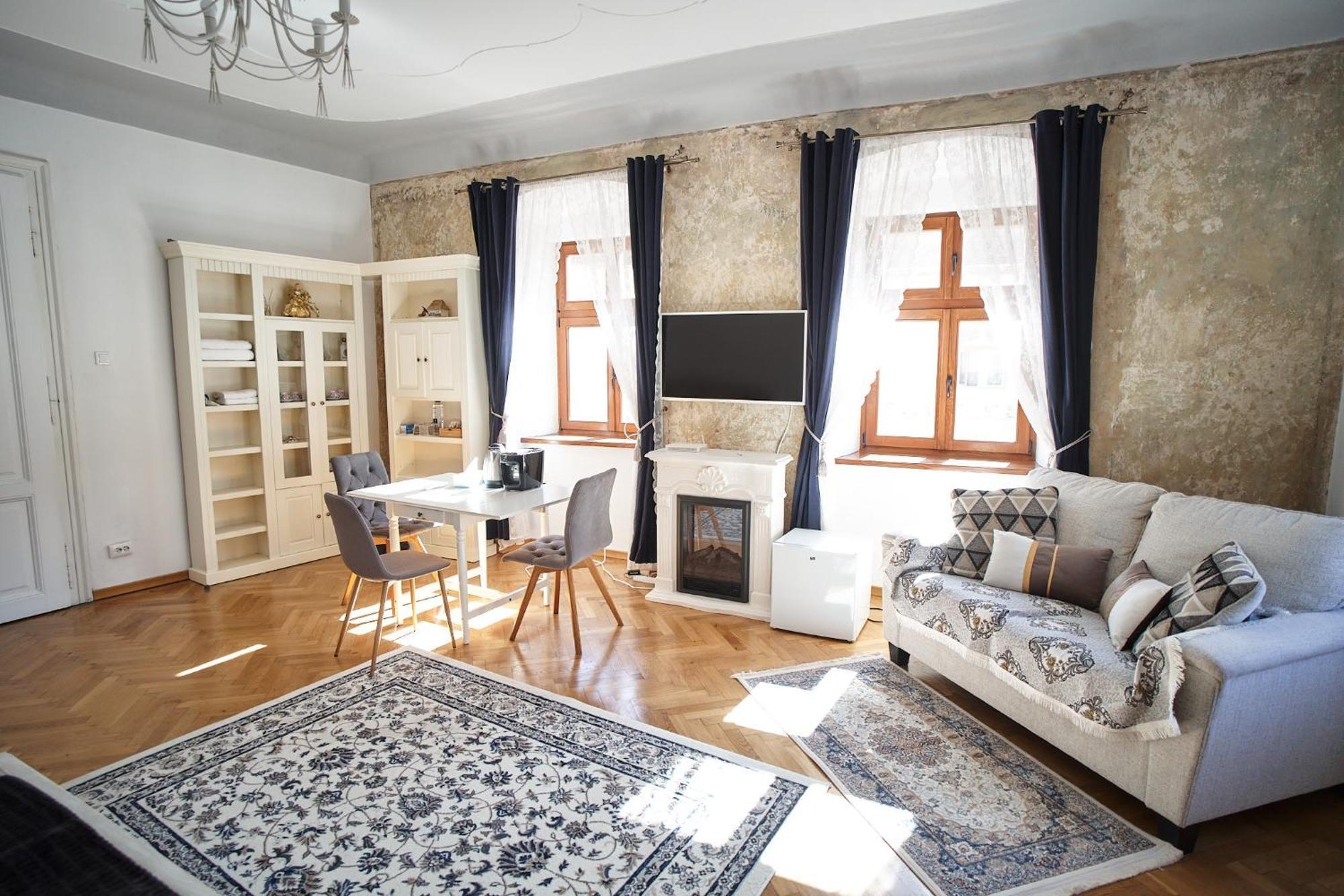 Crown Jewels Centre Sibiu Apartment Bagian luar foto
