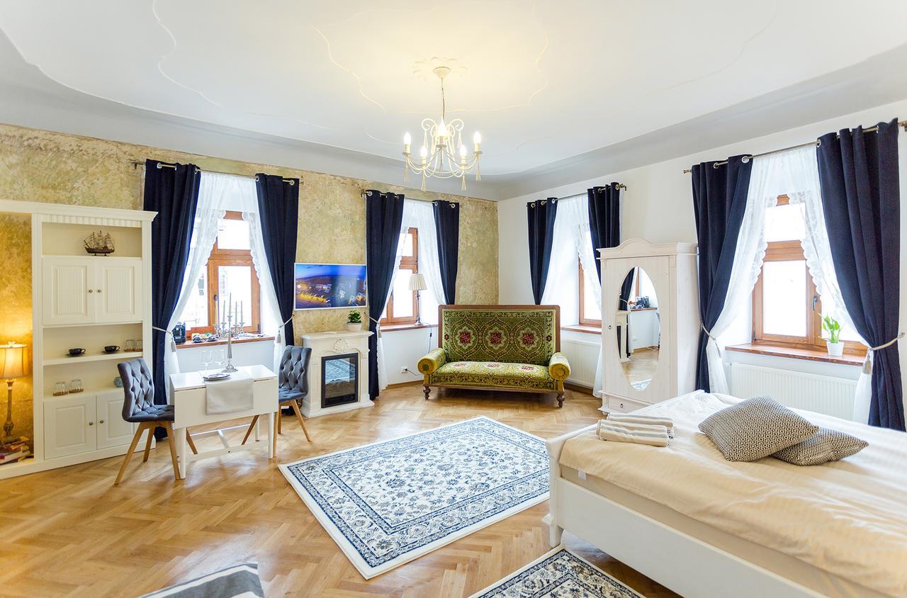 Crown Jewels Centre Sibiu Apartment Bagian luar foto
