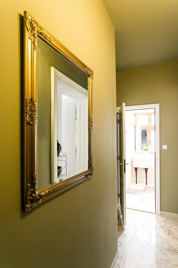 Crown Jewels Centre Sibiu Apartment Bagian luar foto